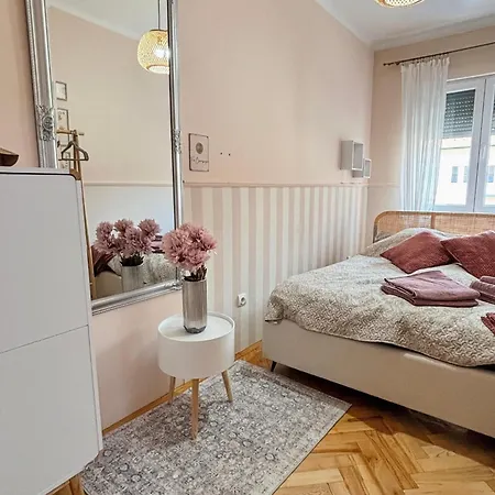 Middle Of The 2 Appartement Pécs