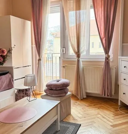 Appartement Middle Of The 2 Pécs